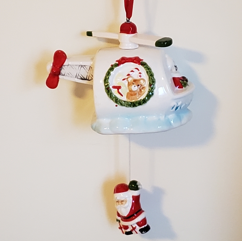 VINTAGE 1984 Ebeling&Reuss Santa & Mrs Claus Helicopter Pull Music Box